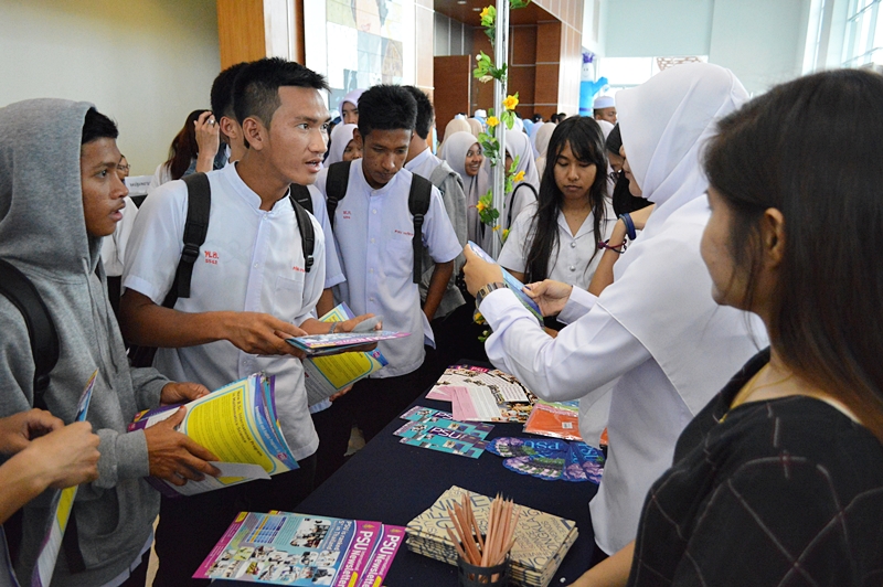 Experience of the Exchange Students during at International Universities in PSU Open Week 2017 