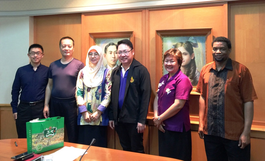 Director of the Soaring Falcon International Sdn. Bhd. visits PSU