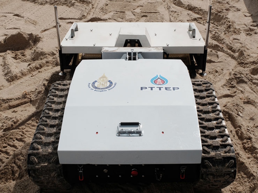 First Thai beach cleaning robot developed by PTTEP and PSU