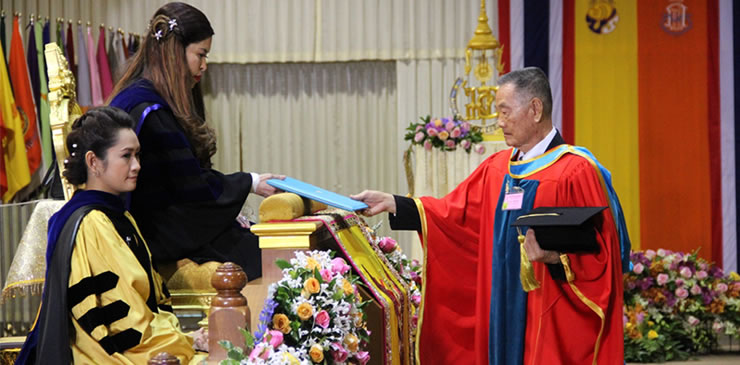 HRH Princess Chulabhorn Honors the PSU 2014 Convocation Ceremony